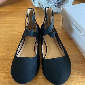 Women’s suede flats